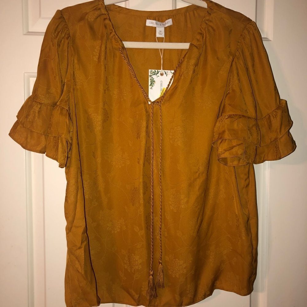 Chelsea & Violet Top NWT